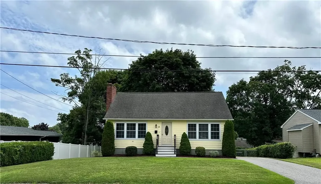 8 Winthrop Road Warwick RI 02888