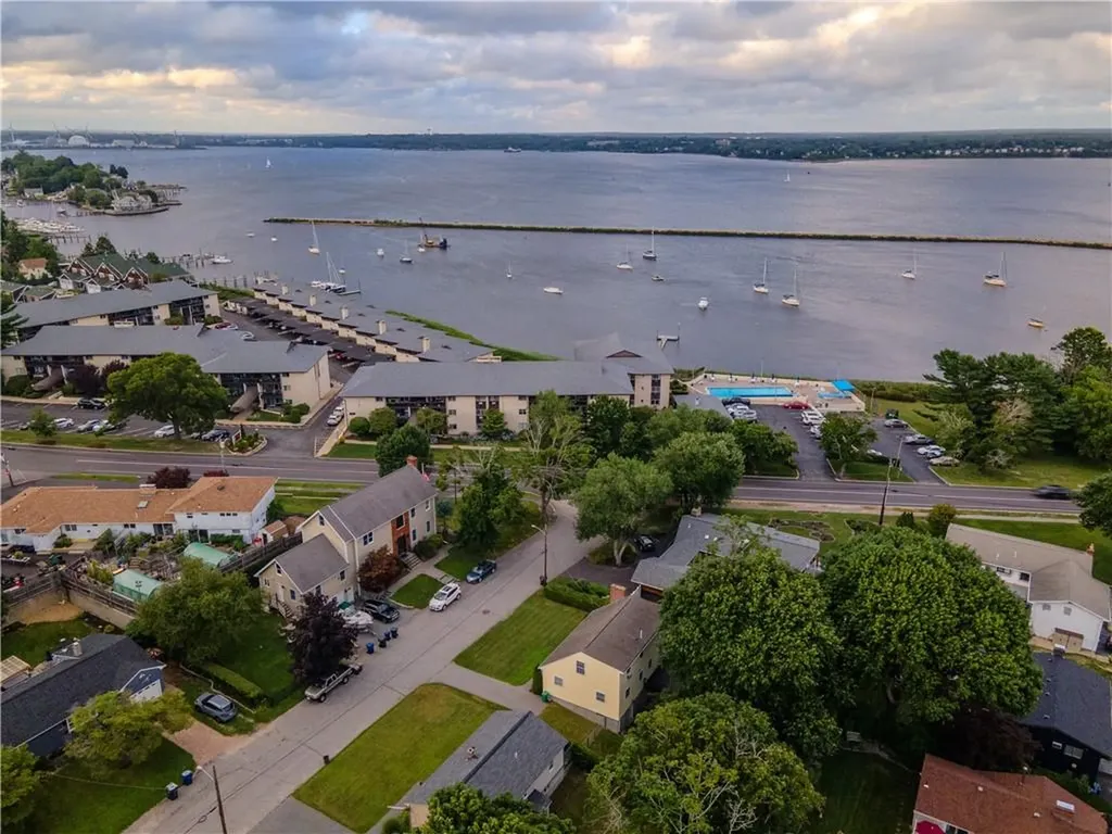 8 Winthrop Road Warwick RI 02888