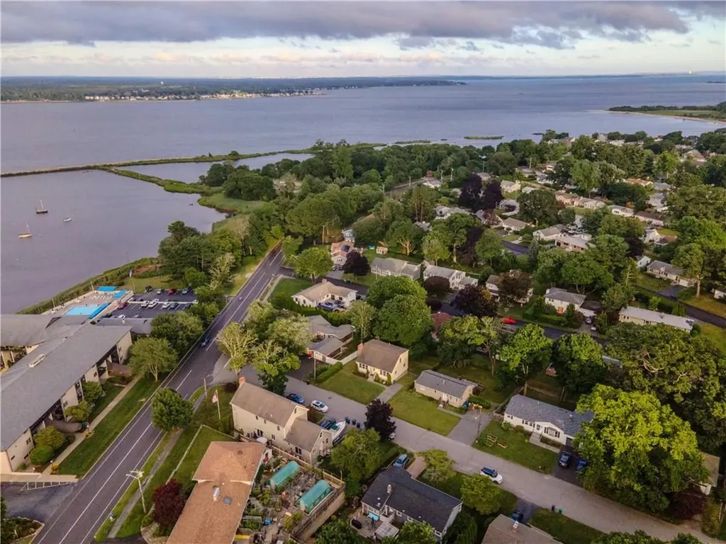 8 Winthrop Road Warwick RI 02888