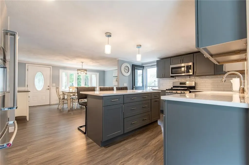 158 Almy Street Warwick RI 02886