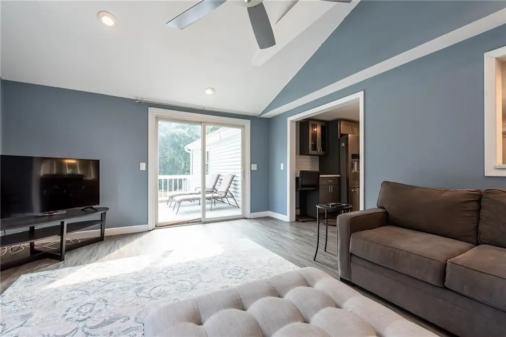 158 Almy Street Warwick RI 02886