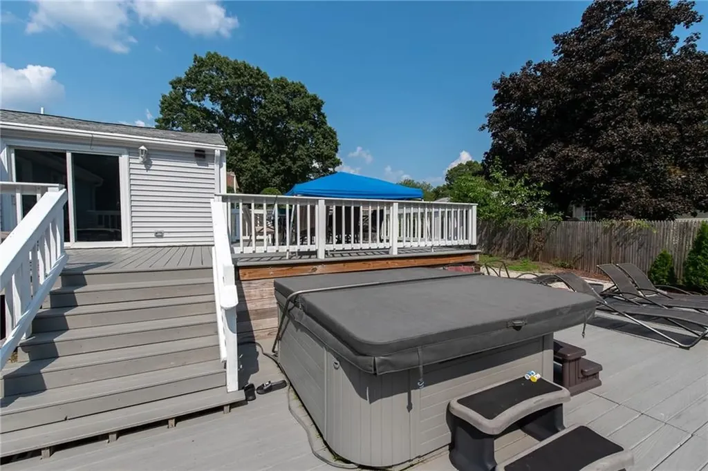 158 Almy Street Warwick RI 02886