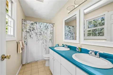 123 Country Hill Lane North Kingstown RI 02852