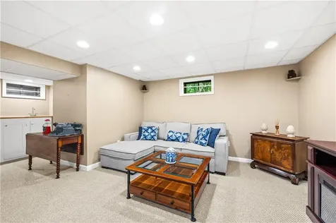 123 Country Hill Lane North Kingstown RI 02852