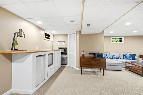 123 Country Hill Lane North Kingstown RI 02852