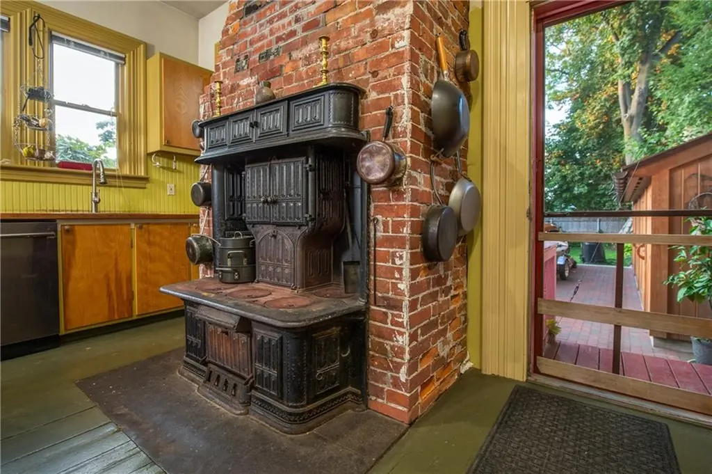 168 Cypress Street Providence RI 02906
