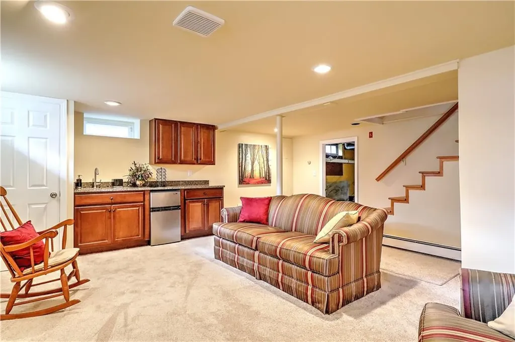 4 Stoney Brook Court Cumberland RI 02864