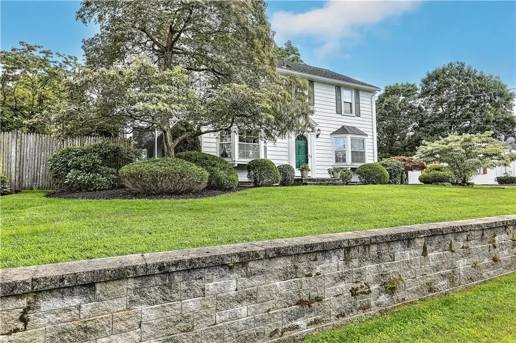4 Stoney Brook Court Cumberland RI 02864