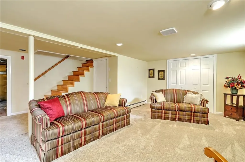 4 Stoney Brook Court Cumberland RI 02864