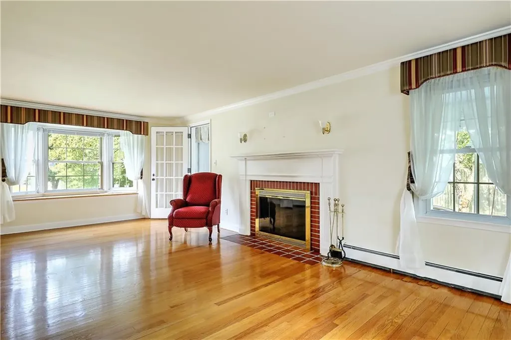 4 Stoney Brook Court Cumberland RI 02864