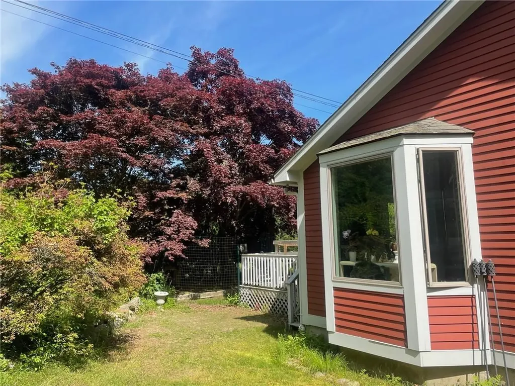 527 Hatchery Road North Kingstown RI 02852