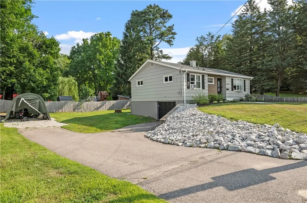 9 Poplar Street Woonsocket RI 02895
