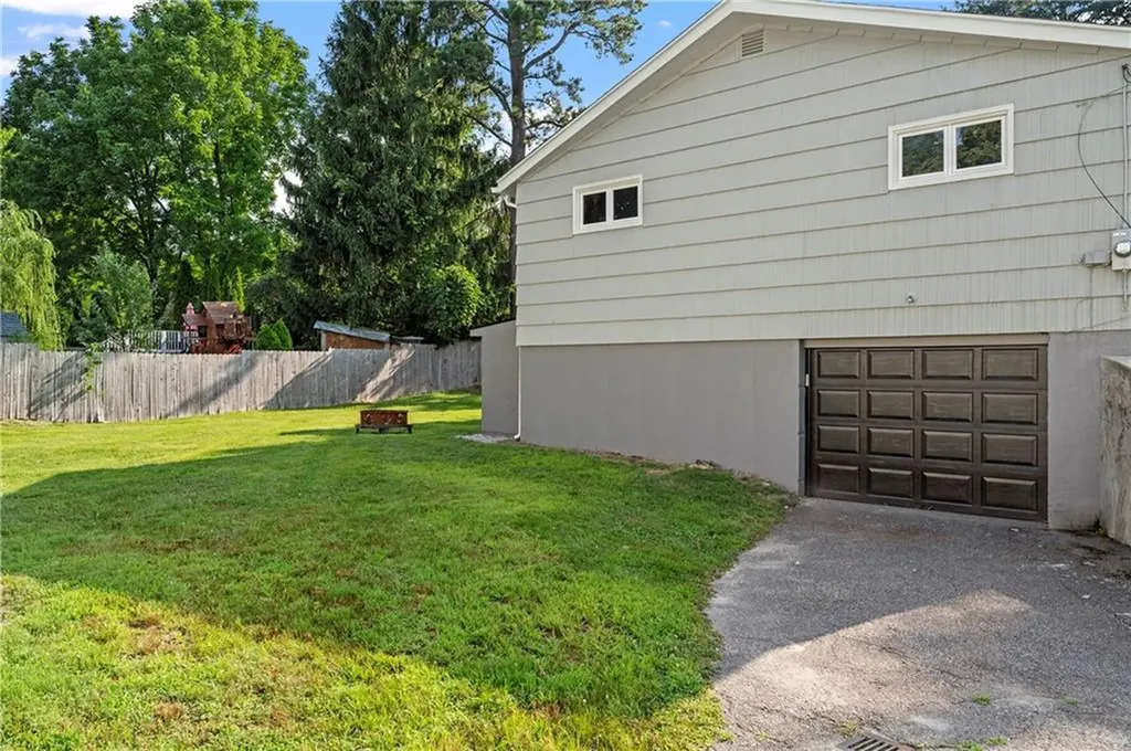 9 Poplar Street Woonsocket RI 02895