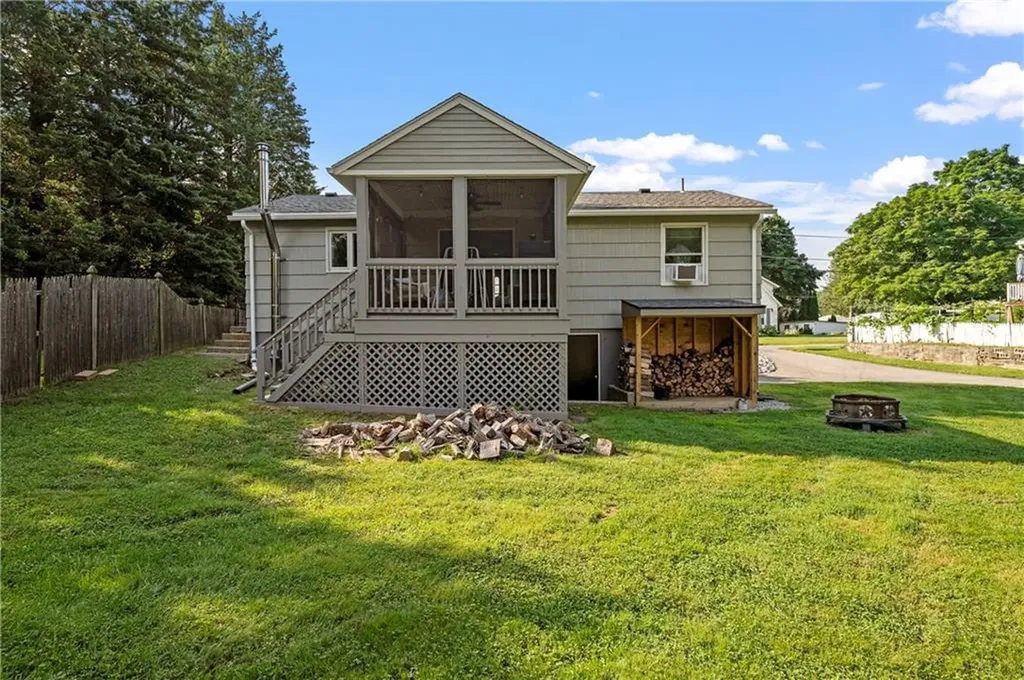 9 Poplar Street Woonsocket RI 02895