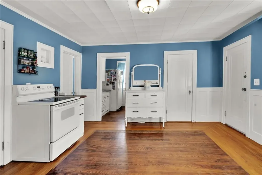 145 Market Street Warren RI 02885