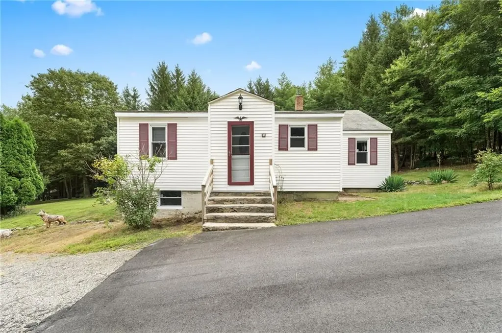 363 Mattity Road North Smithfield RI 02896