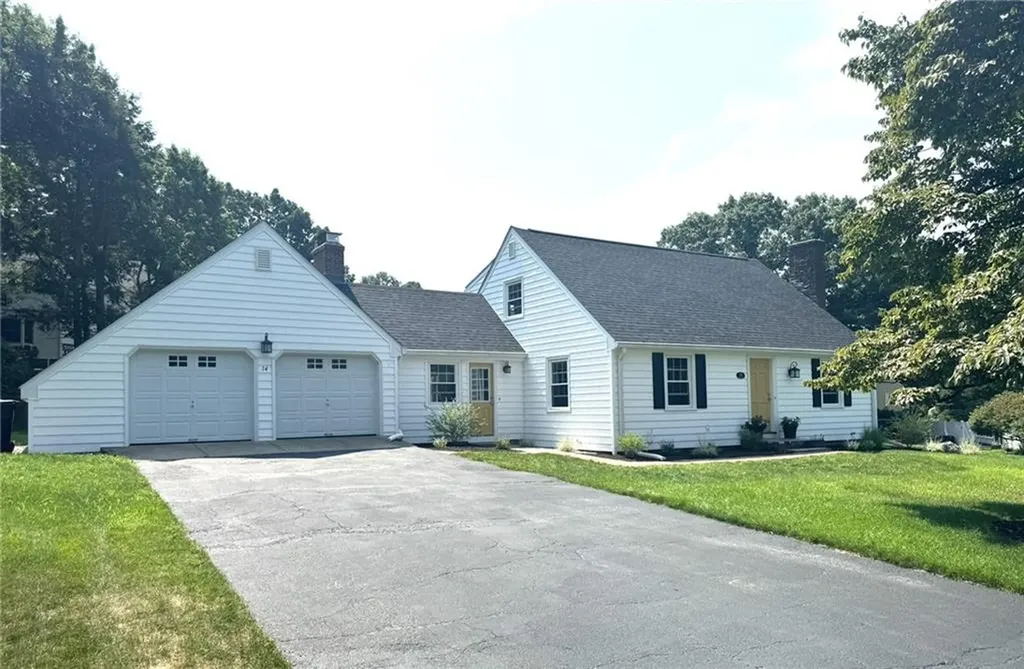 14 White Hill Lane Cumberland RI 02864