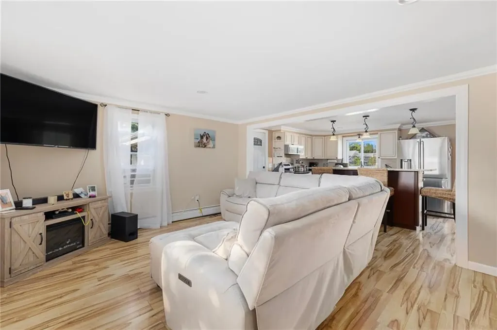 14 Fleet Avenue Warwick RI 02888
