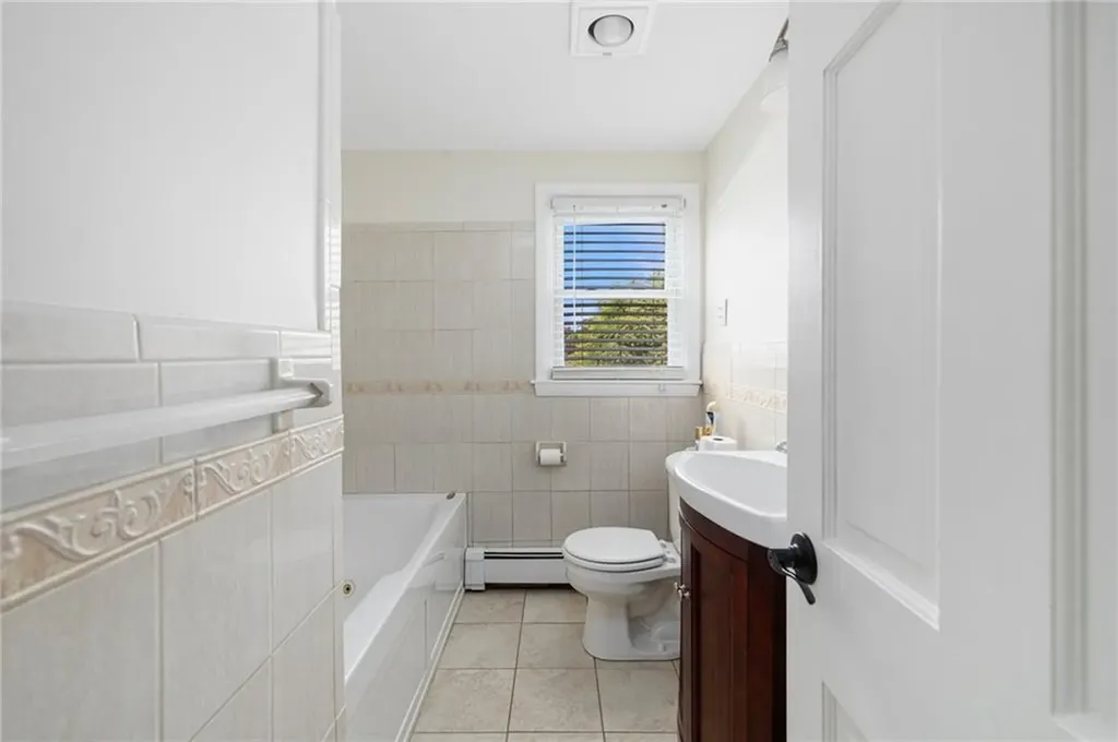 14 Fleet Avenue Warwick RI 02888