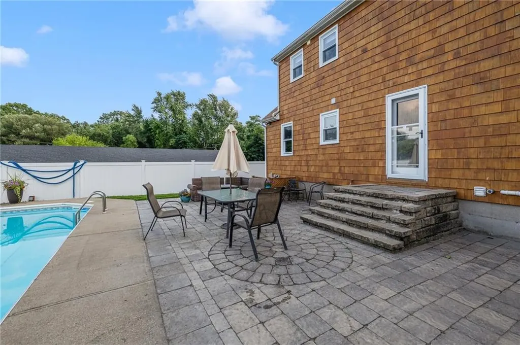 14 Fleet Avenue Warwick RI 02888