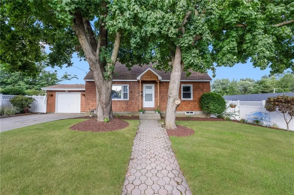 14 Fleet Avenue Warwick RI 02888