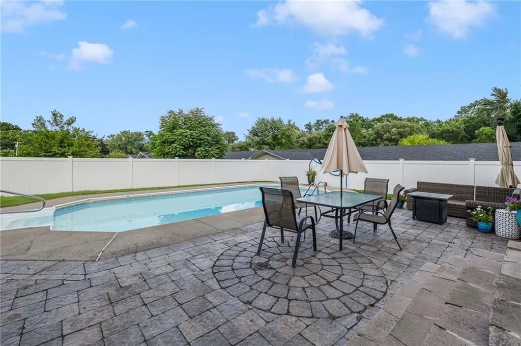 14 Fleet Avenue Warwick RI 02888