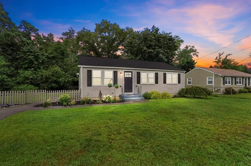 23 Yellowstone Avenue Warwick RI 02888
