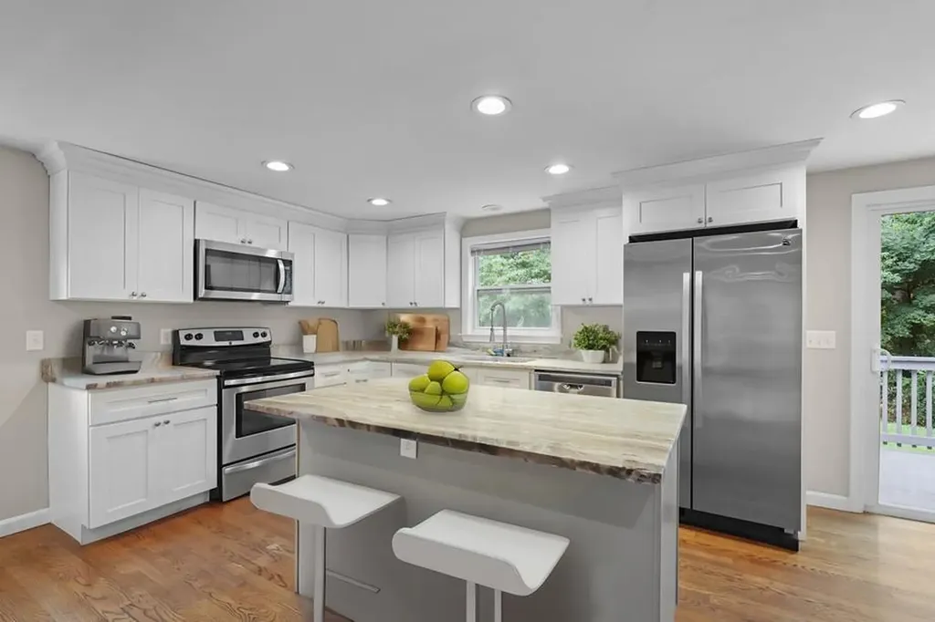 23 Yellowstone Avenue Warwick RI 02888