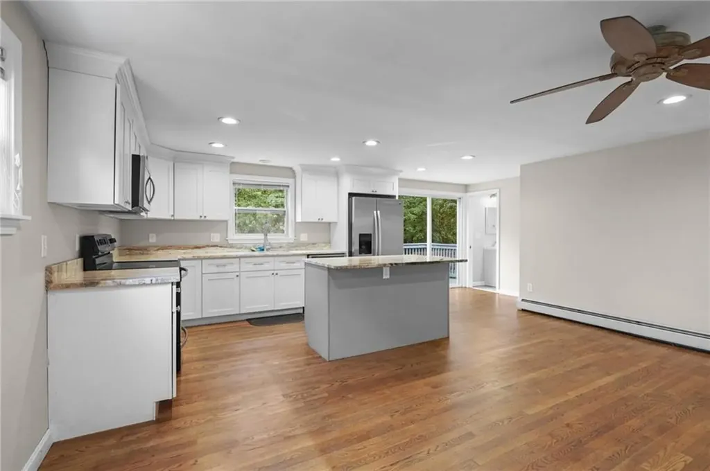 23 Yellowstone Avenue Warwick RI 02888