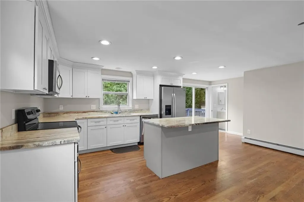 23 Yellowstone Avenue Warwick RI 02888