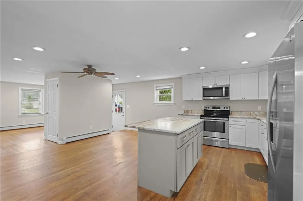 23 Yellowstone Avenue Warwick RI 02888