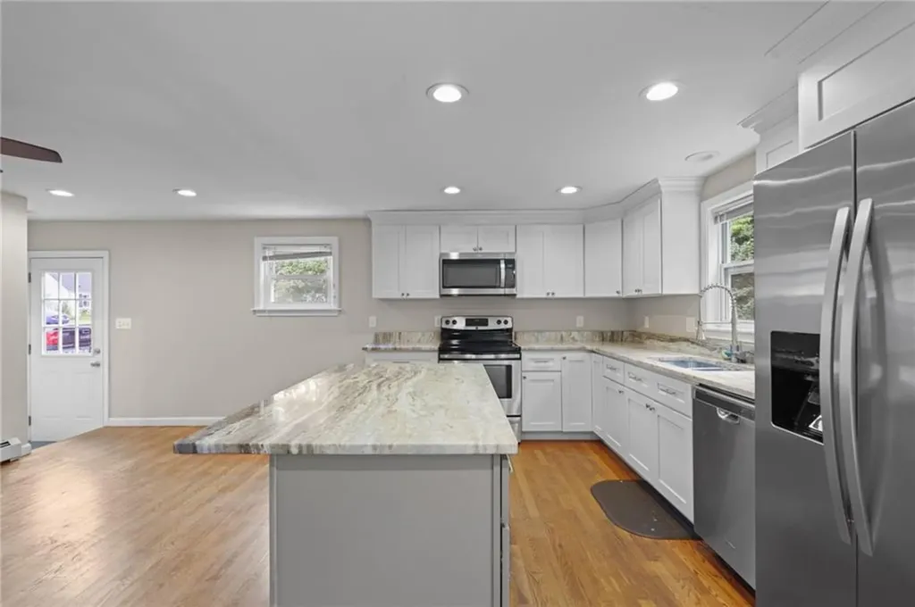 23 Yellowstone Avenue Warwick RI 02888