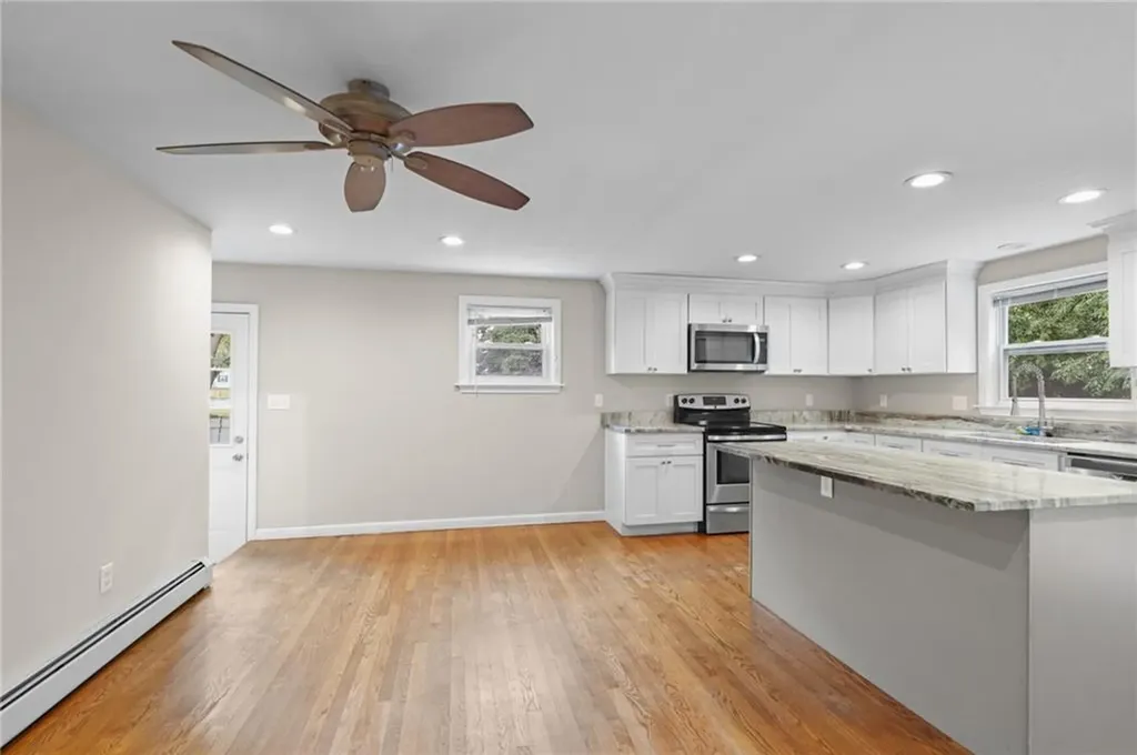 23 Yellowstone Avenue Warwick RI 02888