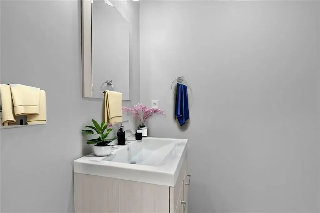23 Yellowstone Avenue Warwick RI 02888