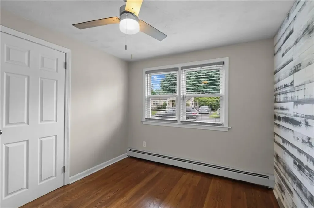 23 Yellowstone Avenue Warwick RI 02888