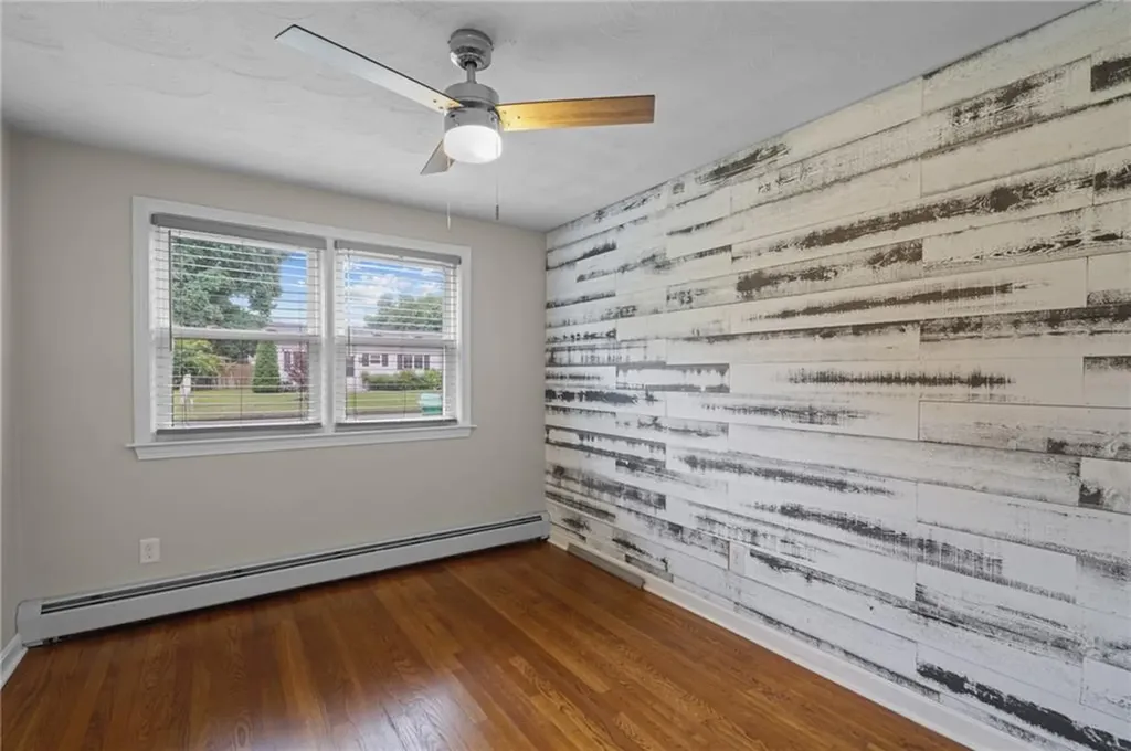 23 Yellowstone Avenue Warwick RI 02888