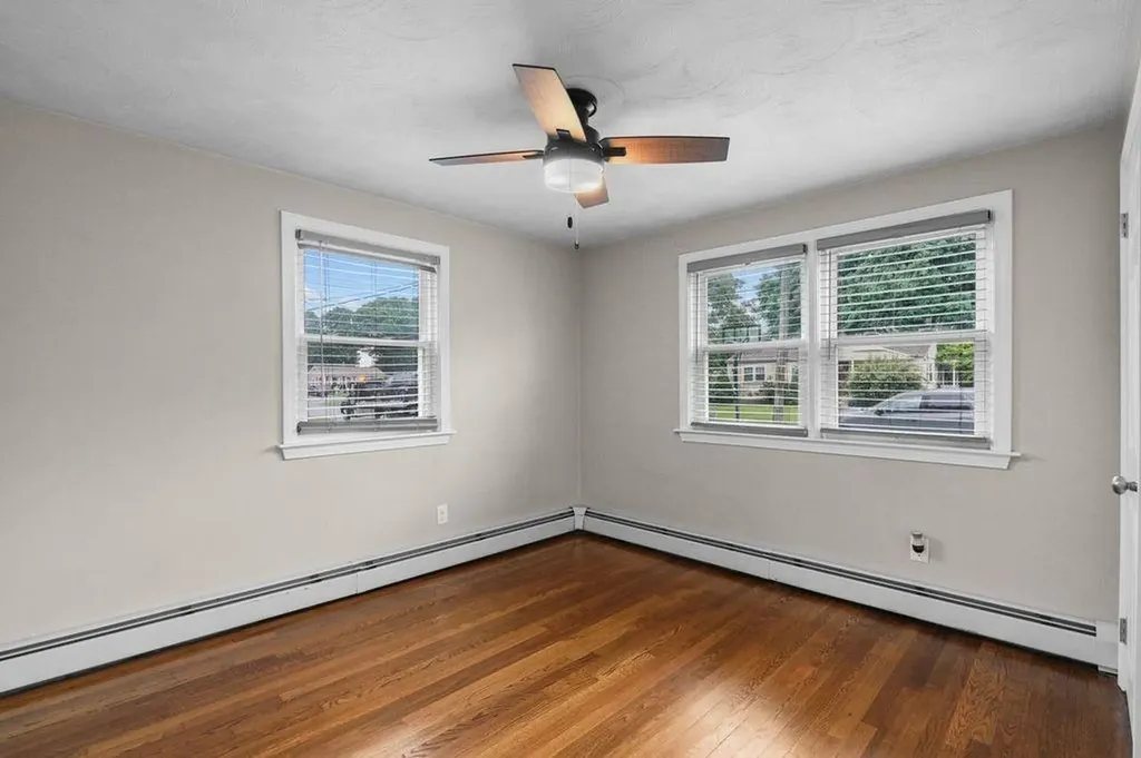 23 Yellowstone Avenue Warwick RI 02888