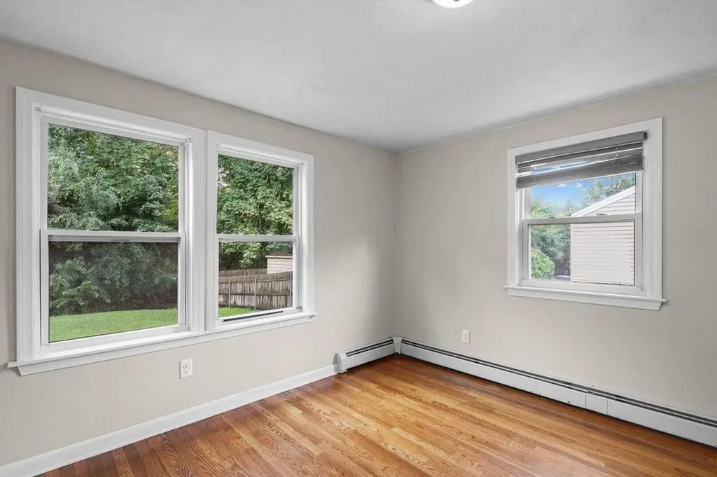 23 Yellowstone Avenue Warwick RI 02888