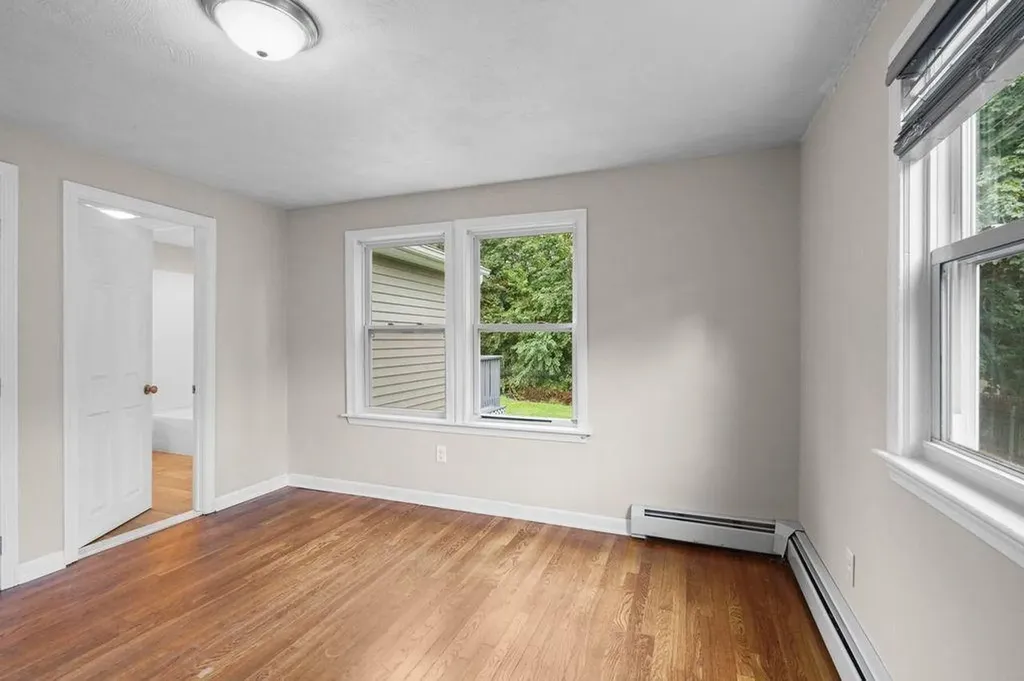 23 Yellowstone Avenue Warwick RI 02888