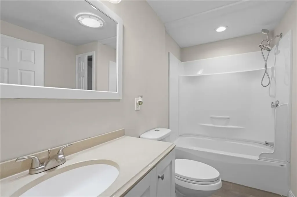 23 Yellowstone Avenue Warwick RI 02888