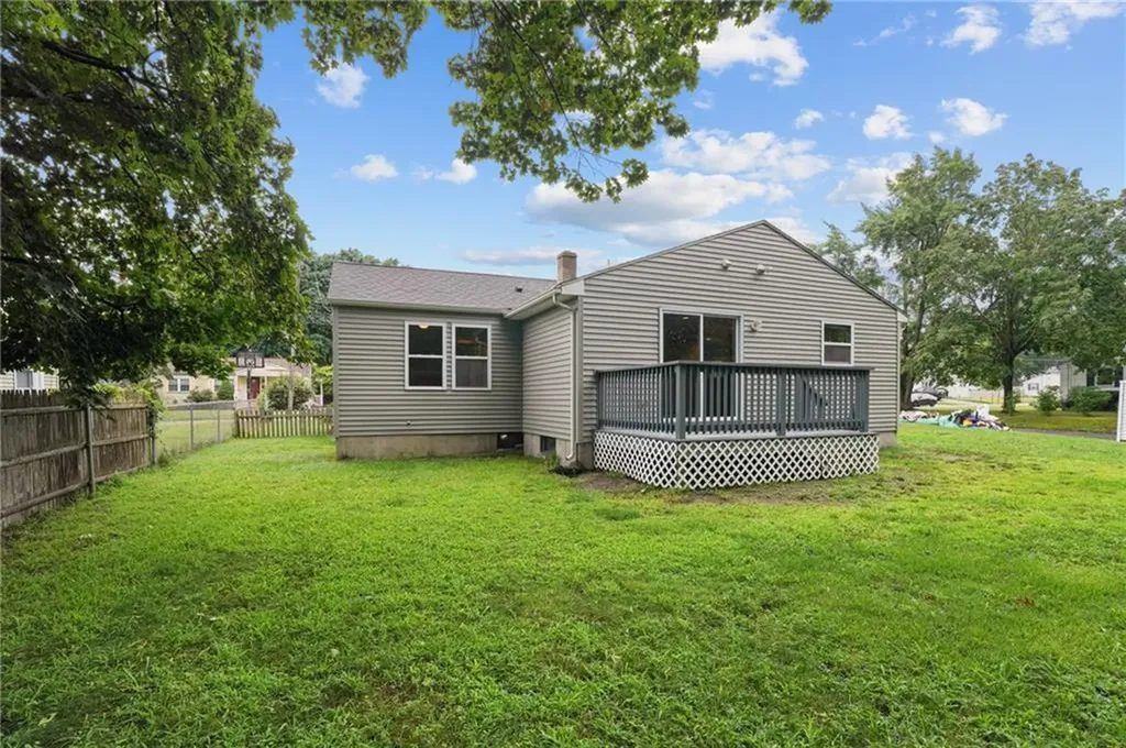 23 Yellowstone Avenue Warwick RI 02888