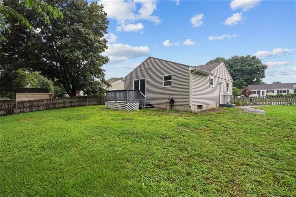 23 Yellowstone Avenue Warwick RI 02888