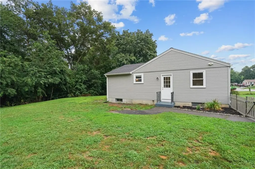 23 Yellowstone Avenue Warwick RI 02888