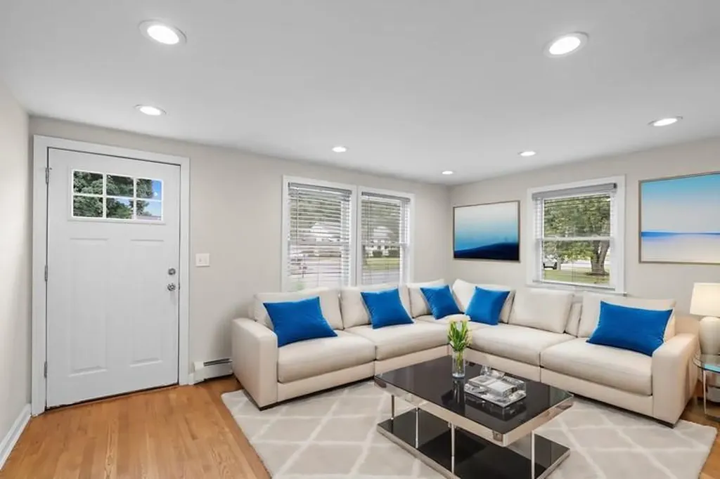23 Yellowstone Avenue Warwick RI 02888