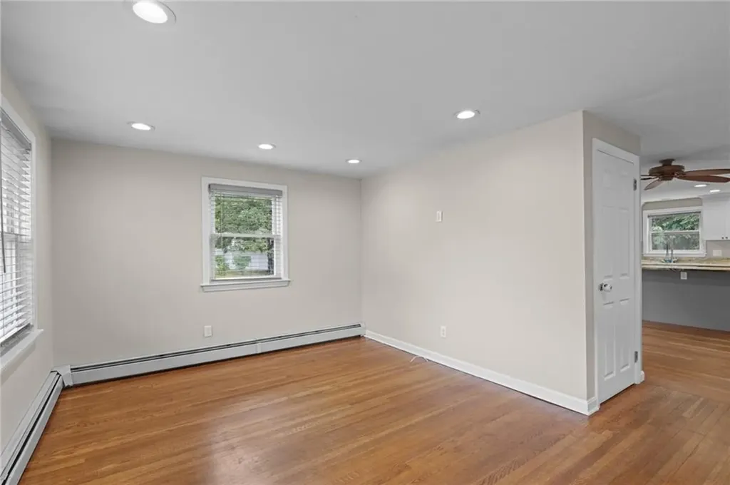 23 Yellowstone Avenue Warwick RI 02888