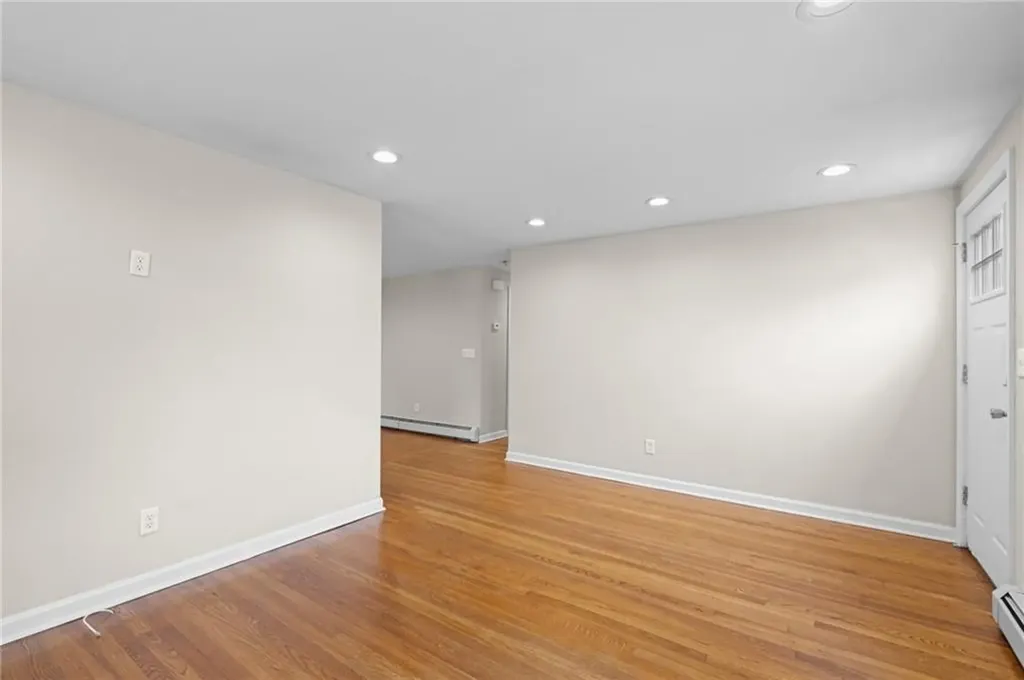 23 Yellowstone Avenue Warwick RI 02888