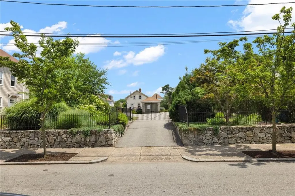189 Dexter Street Providence RI 02907