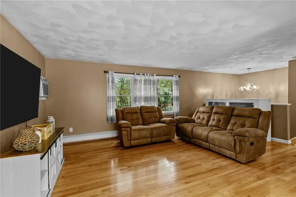 5 Boswell Trail Foster RI 02825