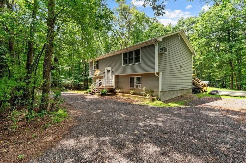 5 Boswell Trail Foster RI 02825