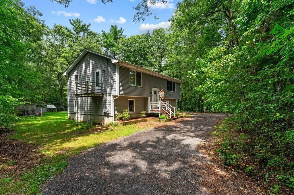 5 Boswell Trail Foster RI 02825